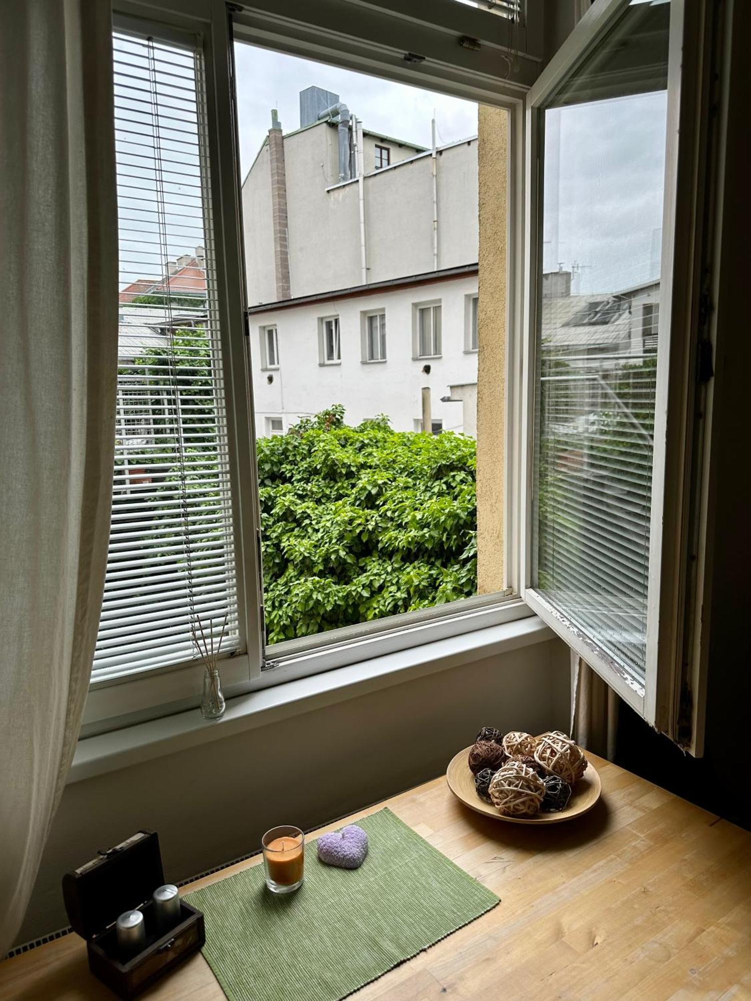 Downtown Apartments Kozatska Прага Экстерьер фото